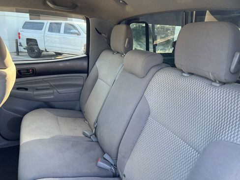 Used 2014 Toyota Tacoma PreRunner image 16