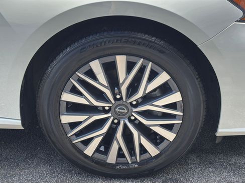 Used 2025 Nissan Altima 2.5 SV image 31