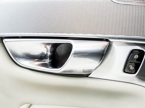 Used 2021 Volvo XC90 T6 R-Design w/ Advanced Package image 45