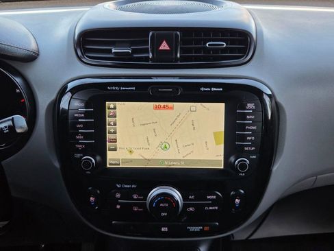 Used 2015 Kia Soul + w/ Primo Package FWD image 20