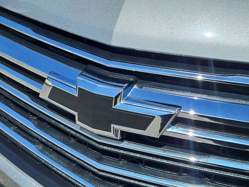 Used 2023 Chevrolet Traverse LT FWD image 30