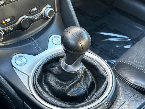 Used 2014 Nissan 370Z Touring w/ Sport Package image 32