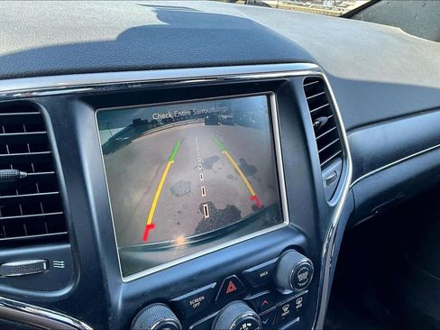 Used 2015 Jeep Grand Cherokee Limited w/ Luxury Group II image 21