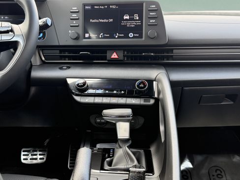 New 2026 Hyundai Elantra SEL Sport FWD image 11