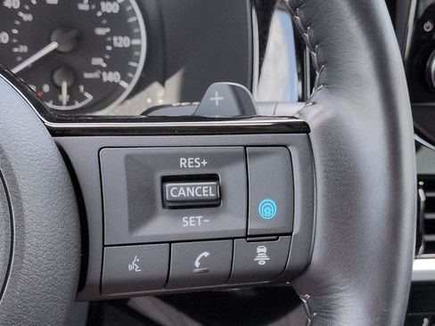 Used 2024 Nissan Pathfinder SL FWD image 28