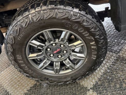 Certified 2024 GMC Sierra 1500 AT4X image 13