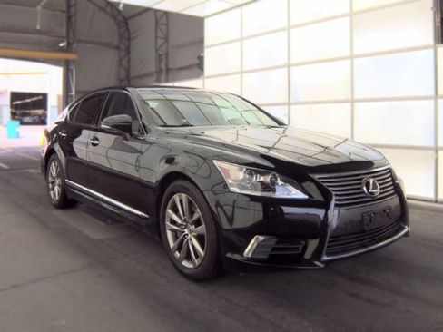 Used 2016 Lexus LS 460 AWD w/ Comfort Package image 3