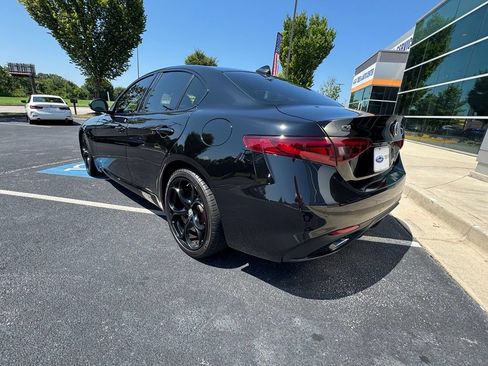 Used 2018 Alfa Romeo Giulia AWD image 6