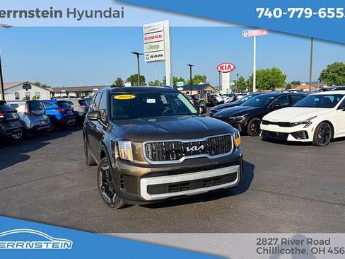 Used 2024 Kia Telluride EX w/ EX Captain's Chair Package AWD/4WD image 1