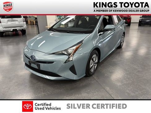 Certified 2018 Toyota Prius Two w/ Prius Two Safety Plus Package FWD image 4