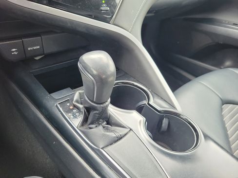 Used 2019 Toyota Camry SE image 29