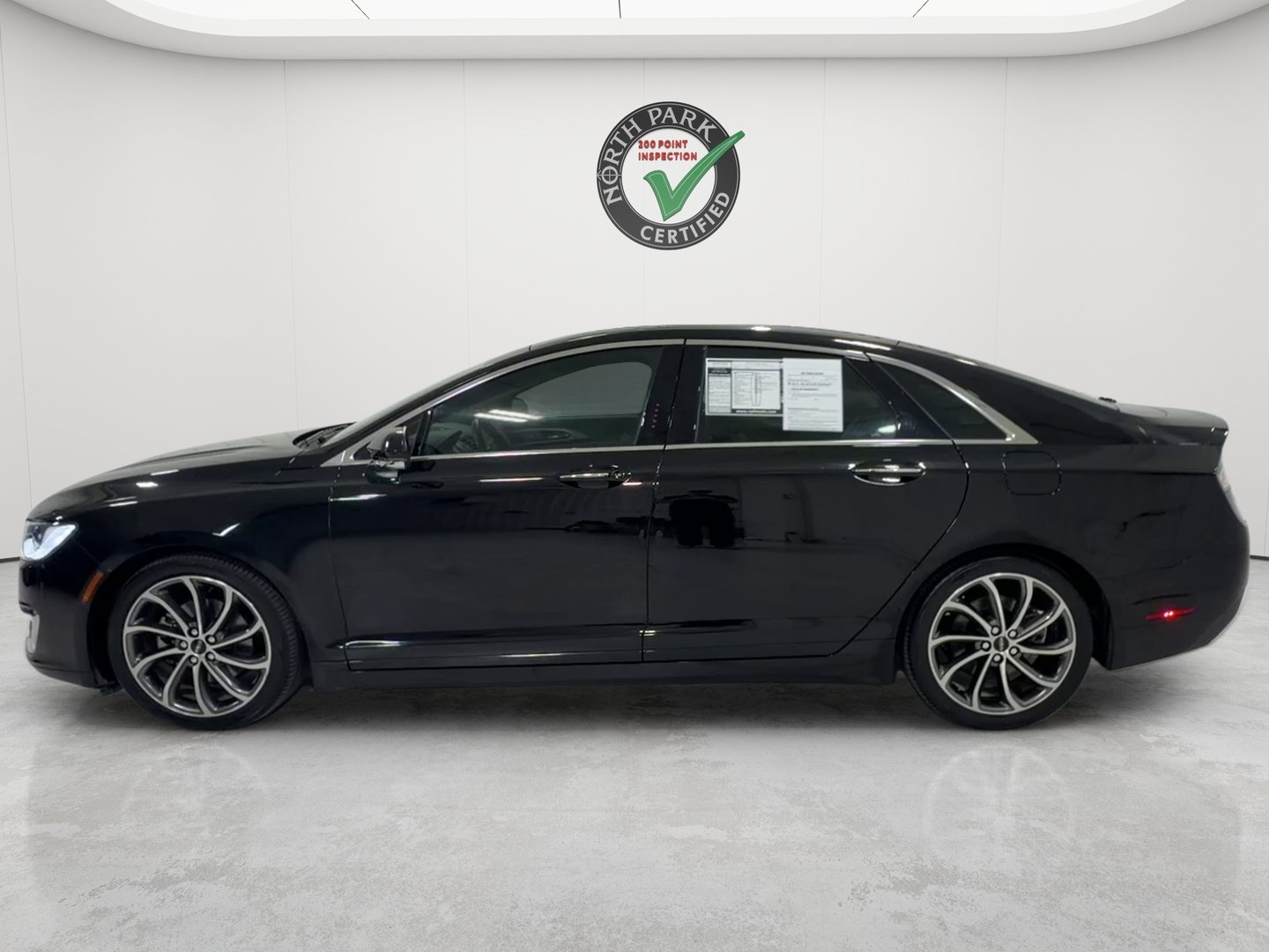 Used 2018 Lincoln MKZ Reserve w/ Magnetic Appearance Package AWD/4WD image 2