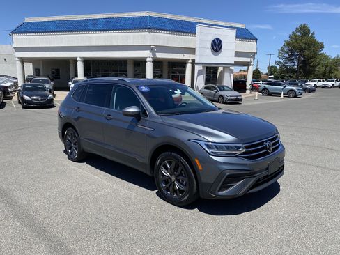 Certified 2023 Volkswagen Tiguan SE FWD image 46