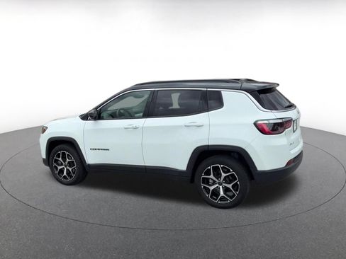 Used 2025 Jeep Compass Limited AWD/4WD image 8
