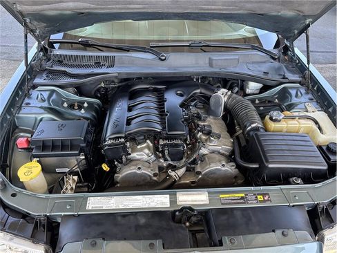 Used 2005 Chrysler 300 Touring RWD image 20