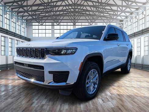 New 2025 Jeep Grand Cherokee L Laredo w/ Luxury Tech Group I image 8