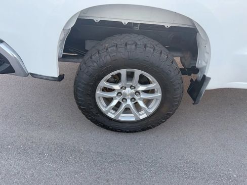 Used 2019 Chevrolet Silverado 1500 LT w/ Z71 Off-Road Package image 18