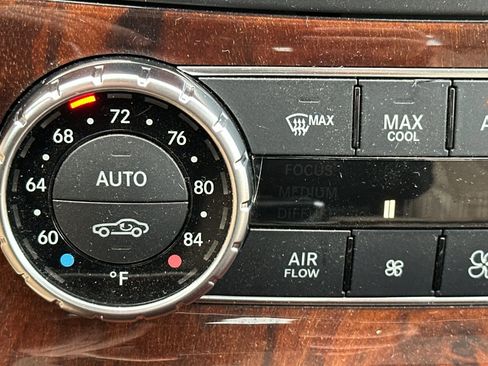 Used 2015 Mercedes-Benz SL 63 AMG image 26