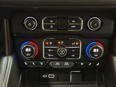 Used 2023 Chevrolet Tahoe High Country image 17