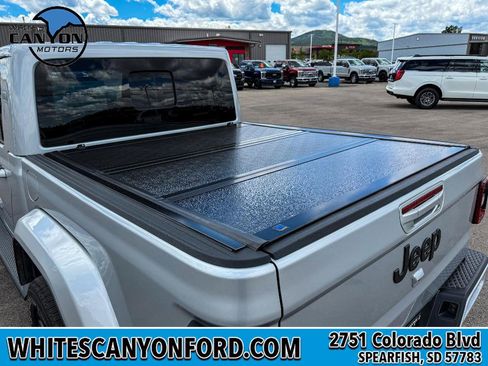 Used 2022 Jeep Gladiator Overland AWD/4WD image 9