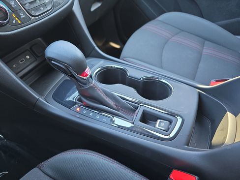 Used 2023 Chevrolet Equinox RS image 26