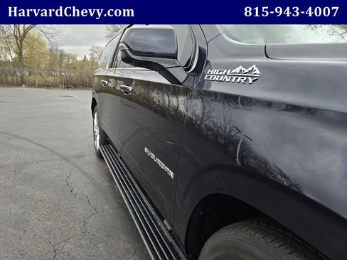 Certified 2024 Chevrolet Suburban High Country AWD/4WD image 39