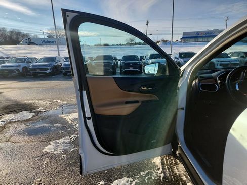 Used 2019 Chevrolet Equinox Premier image 11