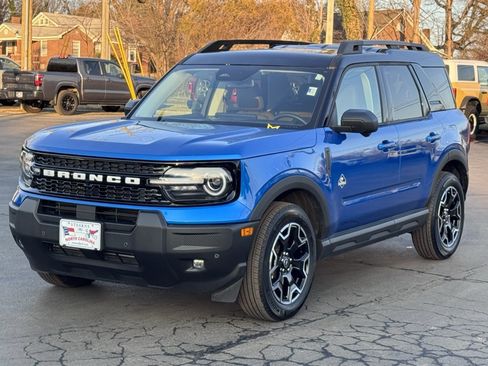 Used 2025 Ford Bronco Sport Outer Banks w/ Outer Banks Tech Package+ image 2