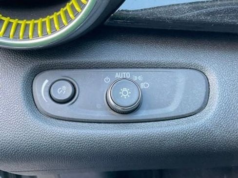 Certified 2024 Chevrolet Trax ACTIV w/ Sunroof Package FWD image 27