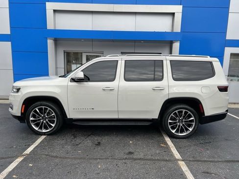 Used 2022 Jeep Wagoneer Series II w/ Convenience Group I image 5