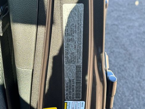 Certified 2025 Jeep Gladiator Rubicon w/ Safety Group image 33