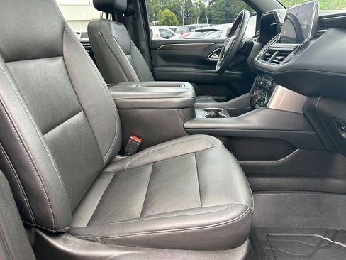 Used 2022 Chevrolet Tahoe Z71 w/ Luxury Package AWD/4WD image 14