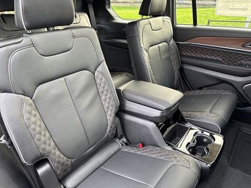 New 2025 Jeep Grand Cherokee L Summit w/ Obsidian Package AWD/4WD image 32