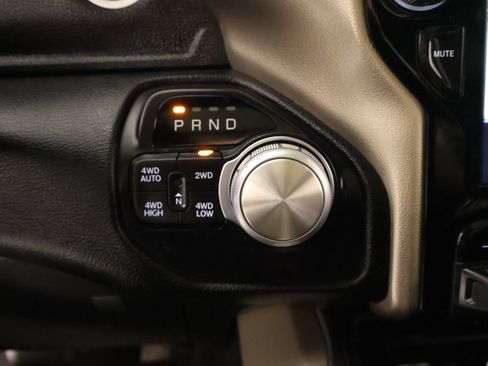 Used 2019 RAM 1500 Laramie AWD/4WD image 9