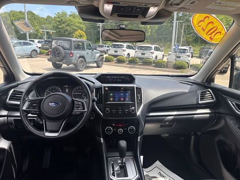 Used 2023 Subaru Forester Premium AWD/4WD image 7