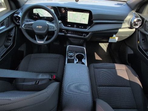 New 2026 Chevrolet Equinox LT w/ Safety and Technology Package FWD image 5