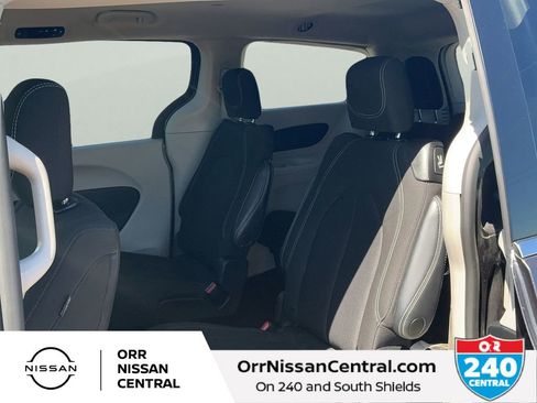 Used 2023 Chrysler Voyager LX FWD image 14