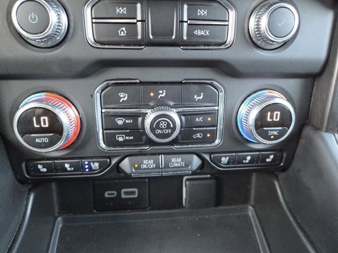 Used 2023 GMC Yukon XL AT4 w/ AT4 Premium Plus Package AWD/4WD image 39
