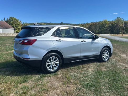 Used 2019 Chevrolet Equinox LS AWD/4WD image 5