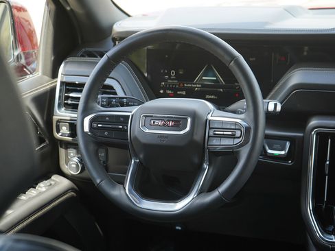 Used 2025 GMC Yukon XL Elevation AWD/4WD image 16