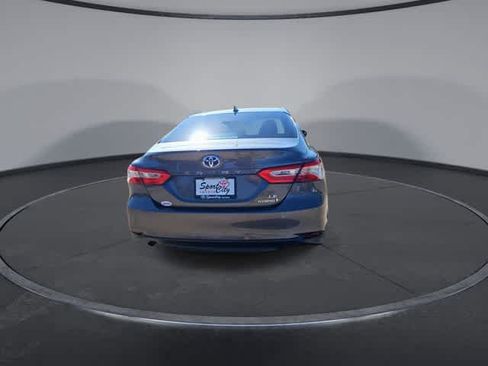 Used 2019 Toyota Camry LE FWD image 7