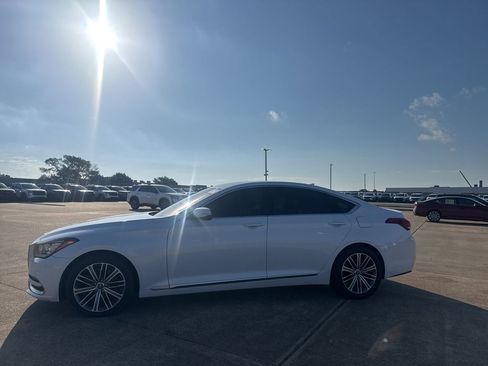 Used 2019 Genesis G80 3.8 RWD image 12