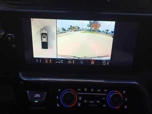 Used 2024 GMC Sierra 2500 Denali w/ Denali Reserve Package image 11