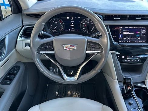 Used 2022 Cadillac XT6 Premium Luxury w/ Technology Package image 17