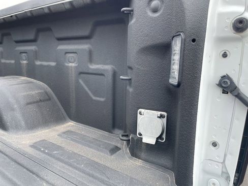 Used 2022 GMC Sierra 2500 AT4 image 9