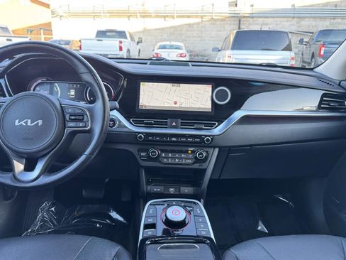 Used 2022 Kia Niro EX Premium w/ Cold Weather Package FWD image 20