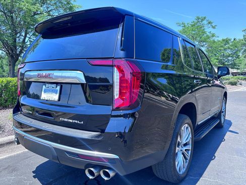 Used 2021 GMC Yukon Denali w/ Advanced Technology Package AWD/4WD image 4