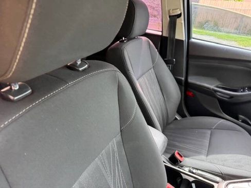 Used 2017 Ford Focus SE FWD image 27