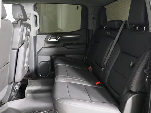 Used 2025 GMC Sierra 1500 SLT AWD/4WD image 16