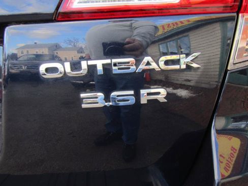 Used 2013 Subaru Outback 3.6R Limited w/ Moonroof Pkg image 40